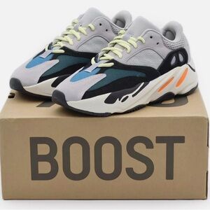 YEEZY BOOST 700 Men Sz 17